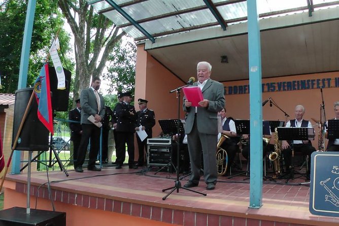 Mit Umzug gefeiert (Foto: Karl-Heinz Herrmann)