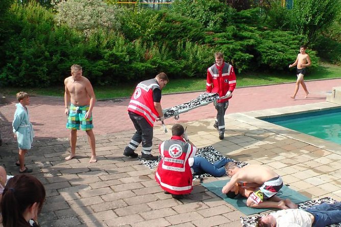 Vorf&uuml;hrungen der Wasserwacht (Foto: Karl-Heinz Herrmann)