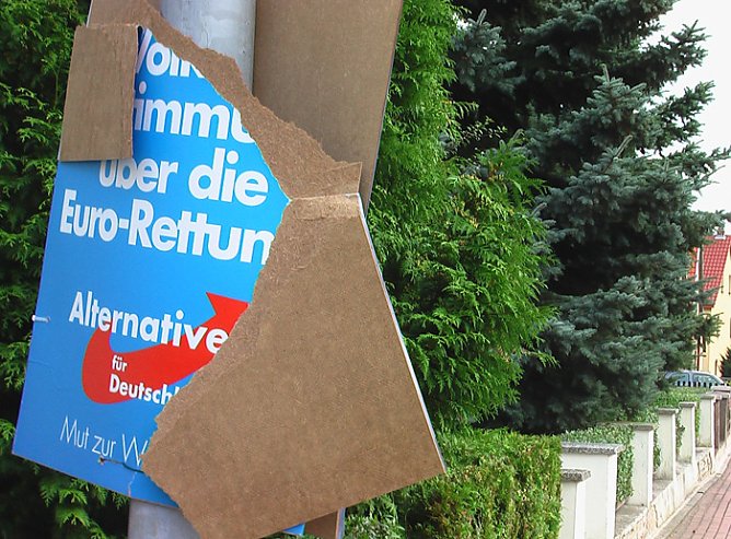 Wieder Wahl-Vandalismus (Foto: Karl-Heinz Herrmann) Wieder Wahl-Vandalismus (Foto: Karl-Heinz Herrmann)