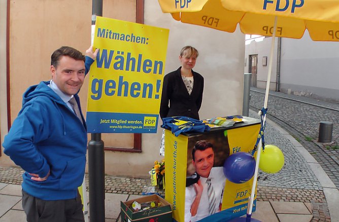 Mit Bürgern im Gespräch (3) (Foto: Karl-Heinz Herrmann) Mit Bürgern im Gespräch (3) (Foto: Karl-Heinz Herrmann)