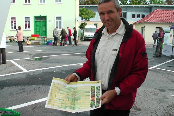Großer Pflanzenmarkt mit Aktionstag (Foto: Karl-Heinz Herrmann) Großer Pflanzenmarkt mit Aktionstag (Foto: Karl-Heinz Herrmann)