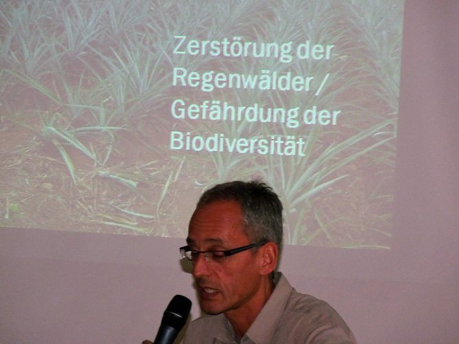 Fair Einkaufen (Foto: Karl-Heinz Herrmann) Fair Einkaufen (Foto: Karl-Heinz Herrmann)