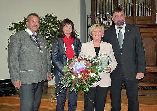 Ehrenamtspreise verliehen (3) (Foto: Karl-Heinz Herrmann) Ehrenamtspreise verliehen (3) (Foto: Karl-Heinz Herrmann)