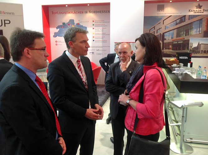 Mögliche Kooperation erörtert (Foto: Landratsamt Kyffhäuserkreis) Mögliche Kooperation erörtert (Foto: Landratsamt Kyffhäuserkreis)