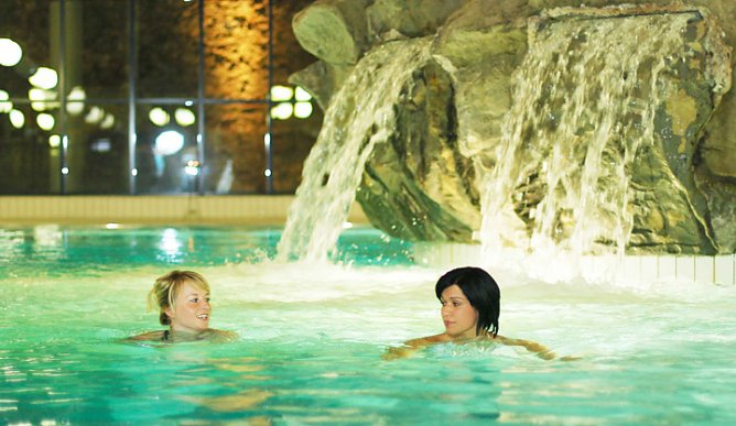 "Tropische Nacht" (Foto: Kyffh&auml;usertherme)