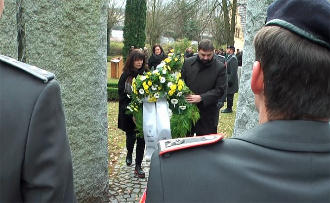 Der Toten gedacht (Foto: Karl-Heinz Herrmann)