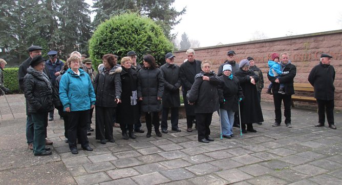 Der Toten gedacht (Foto: Ina Römer) Der Toten gedacht (Foto: Ina Römer)