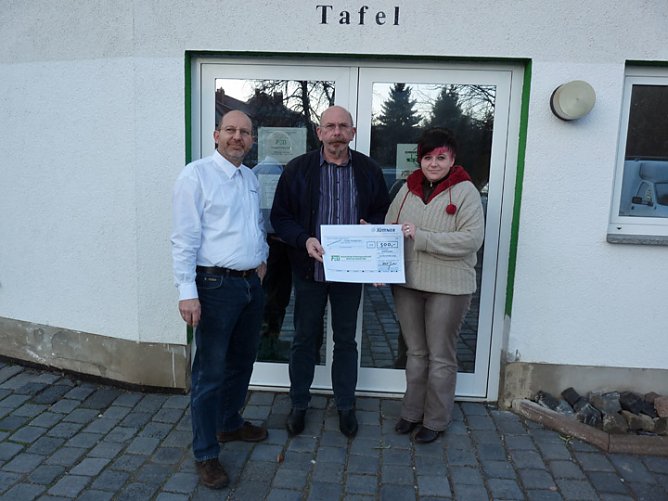 Scheck f&uuml;r die Tafel (Foto: Karl-Heinz Herrmann)