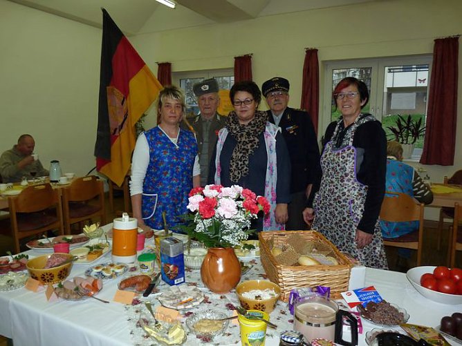 Kommunikatives Frühstück (Foto: Karl-Heinz Herrmann) Kommunikatives Frühstück (Foto: Karl-Heinz Herrmann)