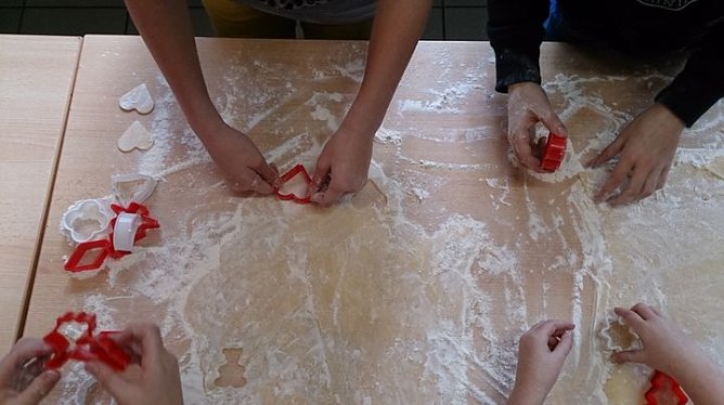Buntes Weihnachtstreiben im Jugendclub HOC (Foto: Stadtjugendring)
