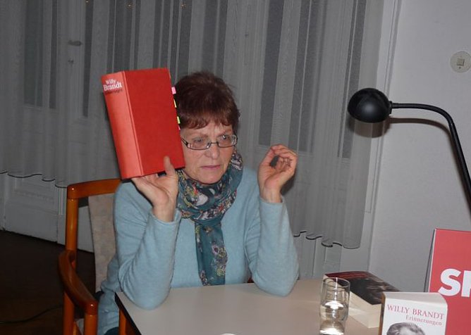 Aus Biografie gelesen (Foto: Karl-Heinz Herrmann)