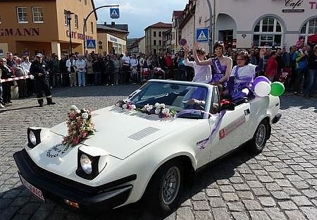 Vorbereitungen Fliederfest laufen (Foto: Karl-Heinz Herrmann)