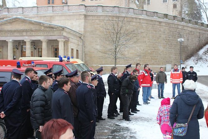 Neuer Einsatzleitwagen &uuml;bergeben (Foto: Karl-Heinz Herrmann)