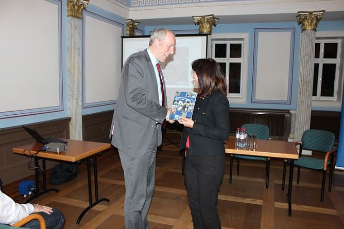 Diskussion zu Europa (Foto: Karl-Heinz Herrmann) Diskussion zu Europa (Foto: Karl-Heinz Herrmann)