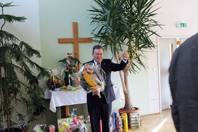 Zahlreiche Gratulanten kamen (Foto: Karl-Heinz Herrmann) Zahlreiche Gratulanten kamen (Foto: Karl-Heinz Herrmann)