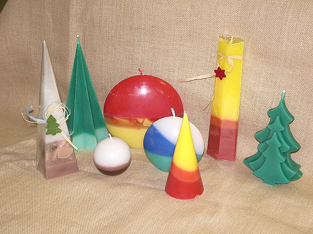 Kerzen der Finneckstifftung (Foto: Karl-Heinz Herrmann)