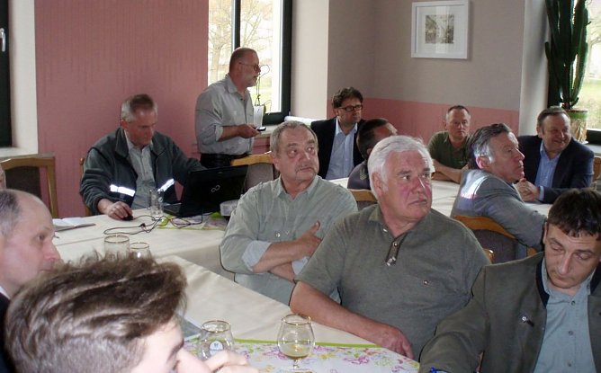 Gutachten vorgestellt (Foto: Forstamt Bleicherode Südharz) Gutachten vorgestellt (Foto: Forstamt Bleicherode Südharz)