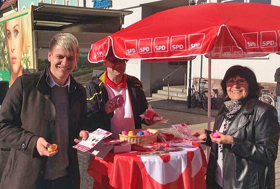 Nicht nur Ostereier verteilt (Foto: privat) Nicht nur Ostereier verteilt (Foto: privat)