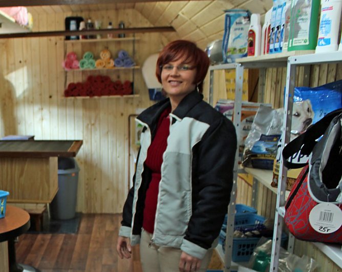 Hundesalon im Zirkuswagen (Foto: Karl-Heinz Herrmann)