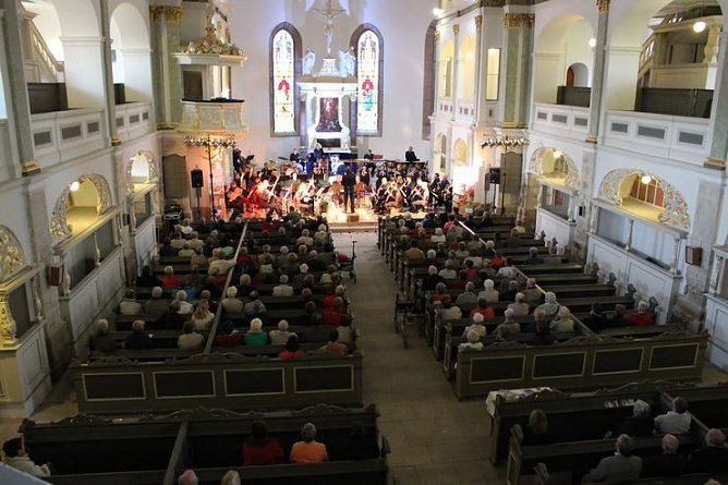 Benefizkonzert gut besucht (Foto: Karl-Heinz Herrmann) Benefizkonzert gut besucht (Foto: Karl-Heinz Herrmann)