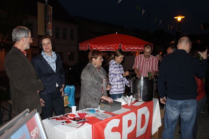 So ein Gewimmel auf dem Markt (Foto: Karl-Heinz Herrmann) So ein Gewimmel auf dem Markt (Foto: Karl-Heinz Herrmann)