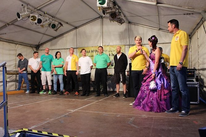 Maibaumkönig kommt aus Duisburg (Foto: Karl-Heinz Herrmann) Maibaumkönig kommt aus Duisburg (Foto: Karl-Heinz Herrmann)