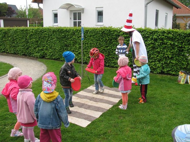 Mit Kindern ge&uuml;bt (Foto: Bernd M&uuml;ller)