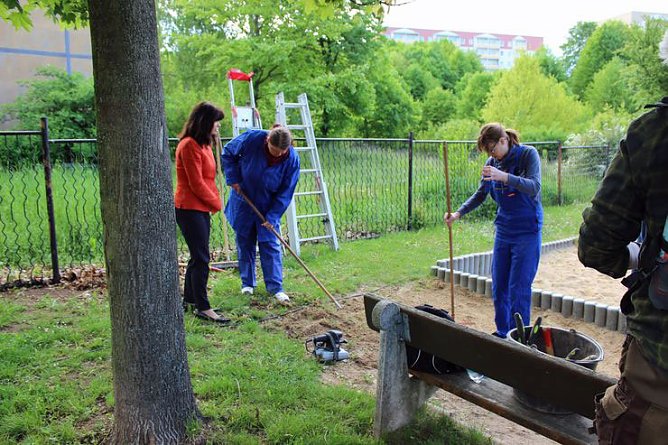 Spielplätze werden verschönert (Foto: Karl-Heinz Herrmann) Spielplätze werden verschönert (Foto: Karl-Heinz Herrmann)