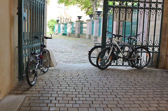 Vergessene Radfahrer? (Foto: Karl-Heinz Herrmann) Vergessene Radfahrer? (Foto: Karl-Heinz Herrmann)