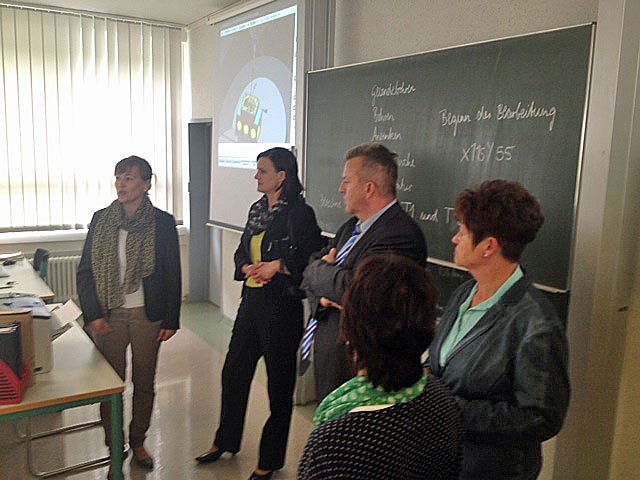 Pneumatik-Hydraulikübungslabor eingeweiht (Foto: Landratsamt Kyffhäuserkreis) Pneumatik-Hydraulikübungslabor eingeweiht (Foto: Landratsamt Kyffhäuserkreis)