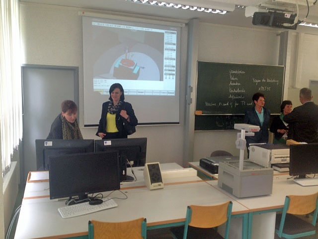 Pneumatik-Hydraulikübungslabor eingeweiht (Foto: Landratsamt Kyffhäuserkreis) Pneumatik-Hydraulikübungslabor eingeweiht (Foto: Landratsamt Kyffhäuserkreis)