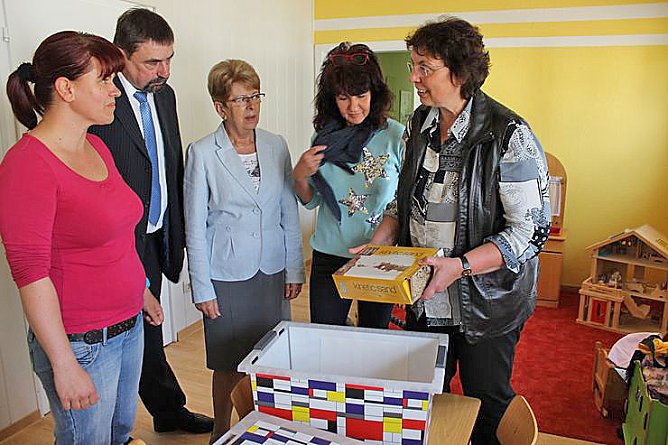 Besonderer Sand zum Spielen (Foto: Karl-Heinz Herrmann)