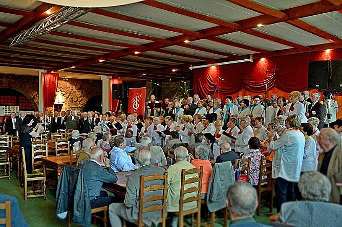 Am Kyffhäuser gesungen (Foto: Siegfried Wenzel) Am Kyffhäuser gesungen (Foto: Siegfried Wenzel)