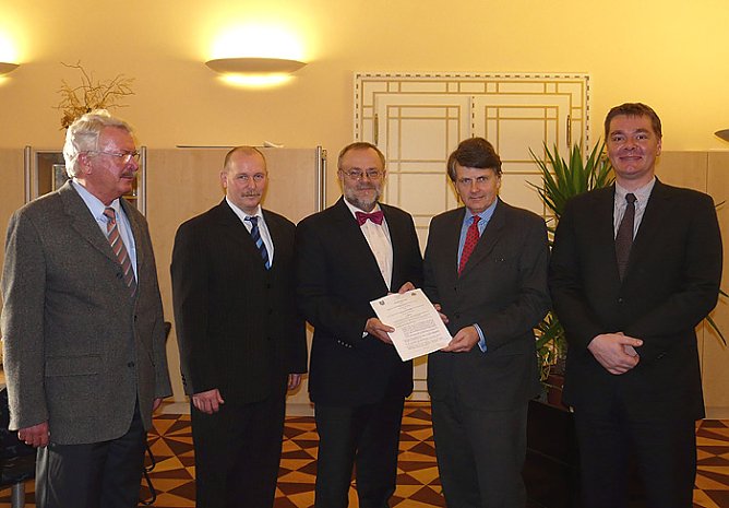 Vertrag mit Klosterschule (Foto: Landratsamt Kyffhäuserkreis) Vertrag mit Klosterschule (Foto: Landratsamt Kyffhäuserkreis)