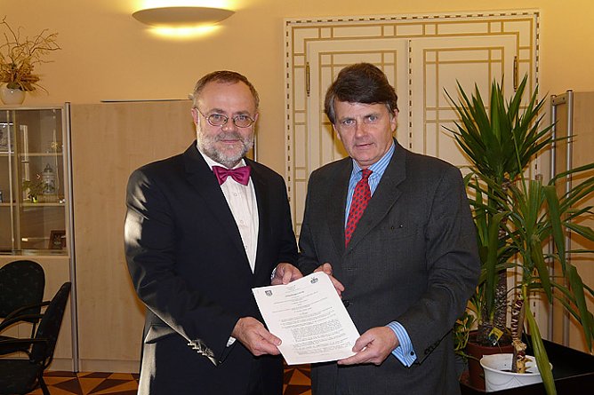 Vertrag mit Klosterschule (Foto: Landratsamt Kyffhäuserkreis) Vertrag mit Klosterschule (Foto: Landratsamt Kyffhäuserkreis)