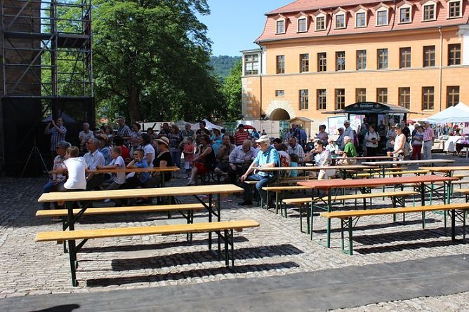 Fortsetzung mit Markttreiben (Foto: Karl-Heinz Herrmann)