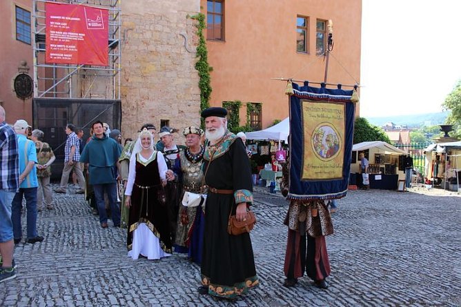 Fortsetzung mit Markttreiben (Foto: Karl-Heinz Herrmann)