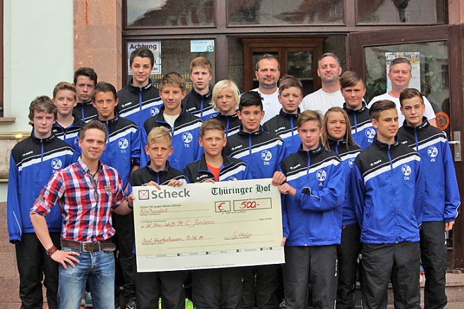 Unterst&uuml;tzung f&uuml;r C-Jugend (Foto: Detlev Bahr )