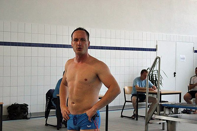 24-Stunden-Schwimmen 2014 gestartet (Foto: Karl-Heinz Herrmann) 24-Stunden-Schwimmen 2014 gestartet (Foto: Karl-Heinz Herrmann)