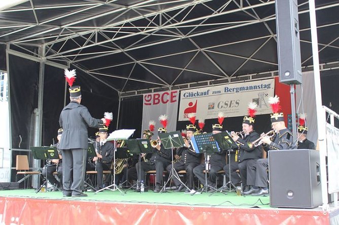 Mit Frühschoppen gestartet (Foto: Karl-Heinz Herrmann) Mit Frühschoppen gestartet (Foto: Karl-Heinz Herrmann)