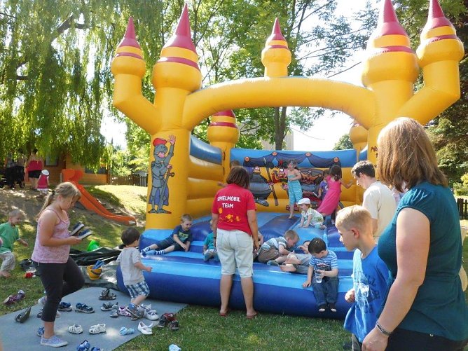 Sommerfest in der "Arche Noah" (Foto: Kita Großfurra) Sommerfest in der "Arche Noah" (Foto: Kita Großfurra)