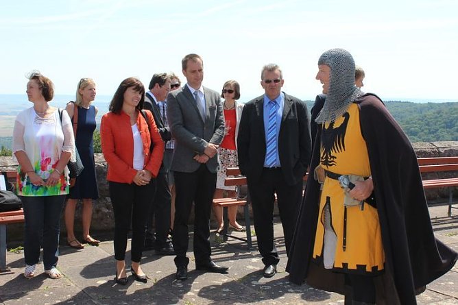 Kyffh&auml;userdenkmal &uuml;bergeben (Foto: Karl-Heinz Herrmann)
