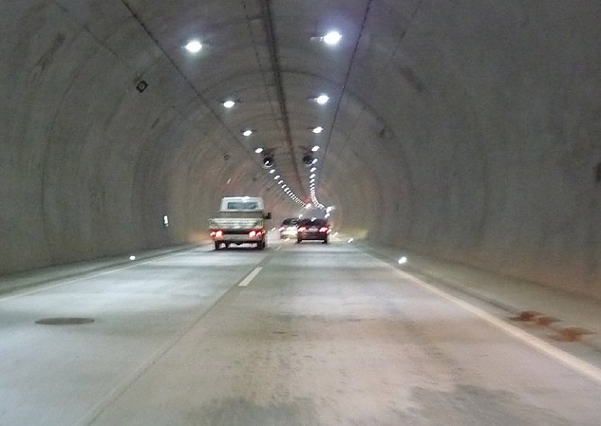 Schm&uuml;cketunnel Einfahrt (Foto: Karl-Heinz Herrmann)