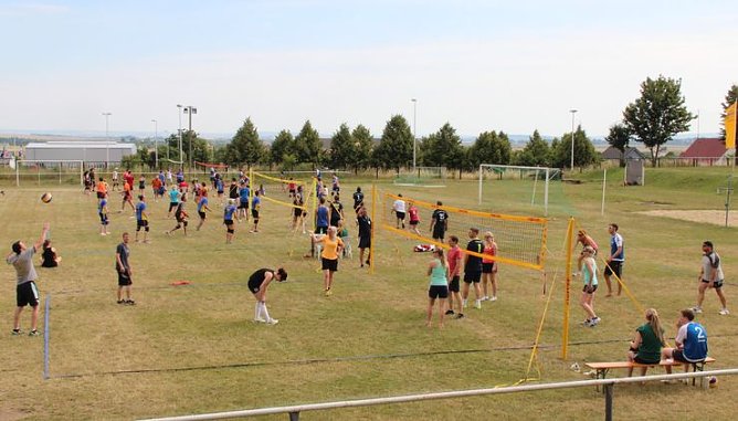 Wanderpokal geht auf Reisen (Foto: Peter Fahnert) Wanderpokal geht auf Reisen (Foto: Peter Fahnert)