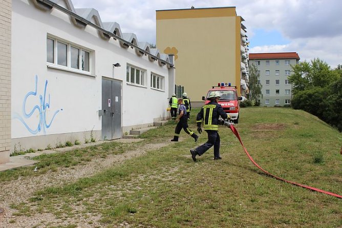 Mit Blaulicht ins &Ouml;stertal von Sondershausen (Foto: Karl-Heinz Herrmann)