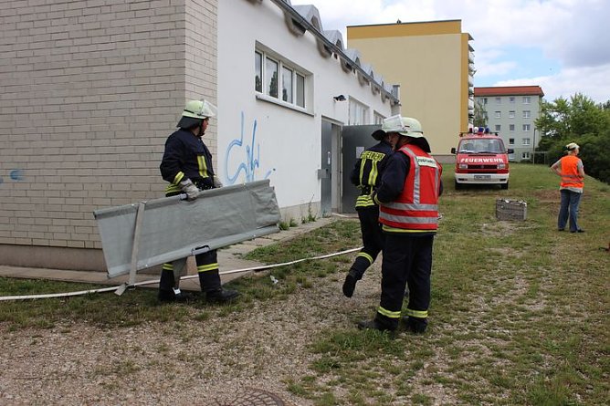 Mit Blaulicht ins &Ouml;stertal von Sondershausen (Foto: Karl-Heinz Herrmann)