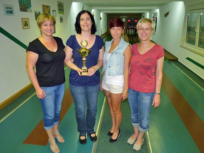 Beim Kegeln Freundschaftskampf (Foto: Knut Herzau)