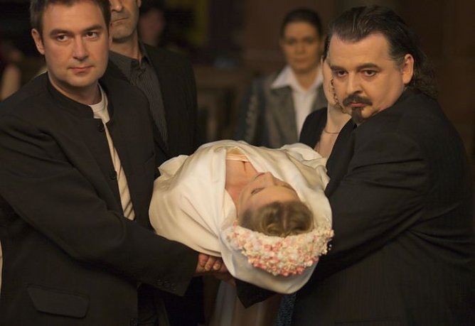 Kirche und Theater (Foto: Graner)