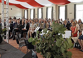 Partnerschule in Ro&szlig;leben besucht (Foto: Siemens AG/Andreas Hultsch)