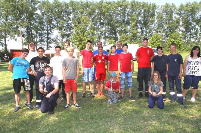 Hitzeschlacht zum Kreisfeuerwehrtag (Foto: Günter Herting) Hitzeschlacht zum Kreisfeuerwehrtag (Foto: Günter Herting)